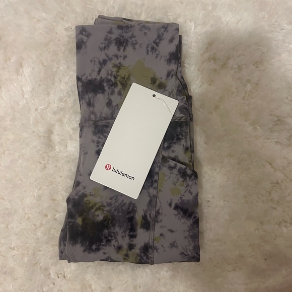 Lululemon Align Leggings with Pockets - New with Tags - Picture 7 of 8